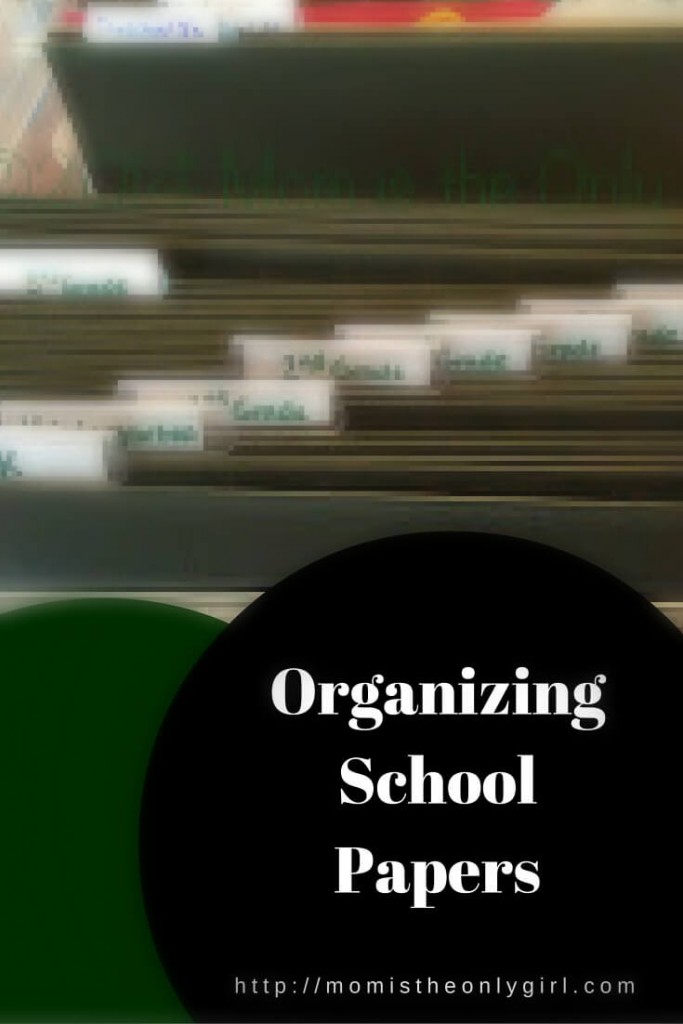 Need a way to organize school papers? See how I'm doing it! https://momistheonlygirl.com